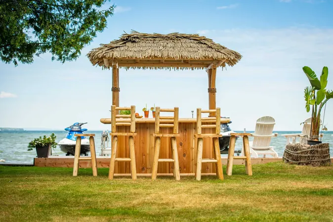 Tiki Bar