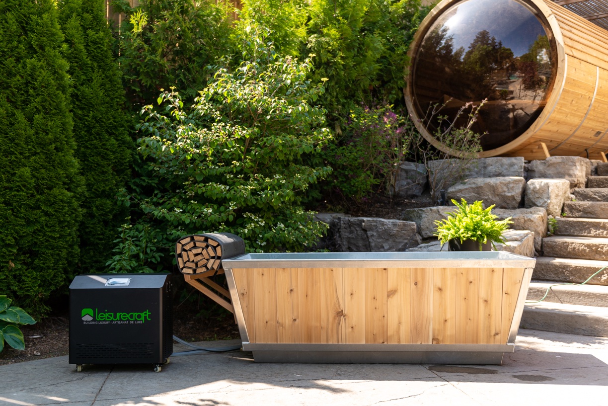 Sauna and cold plunge contrast therapy backyard setup